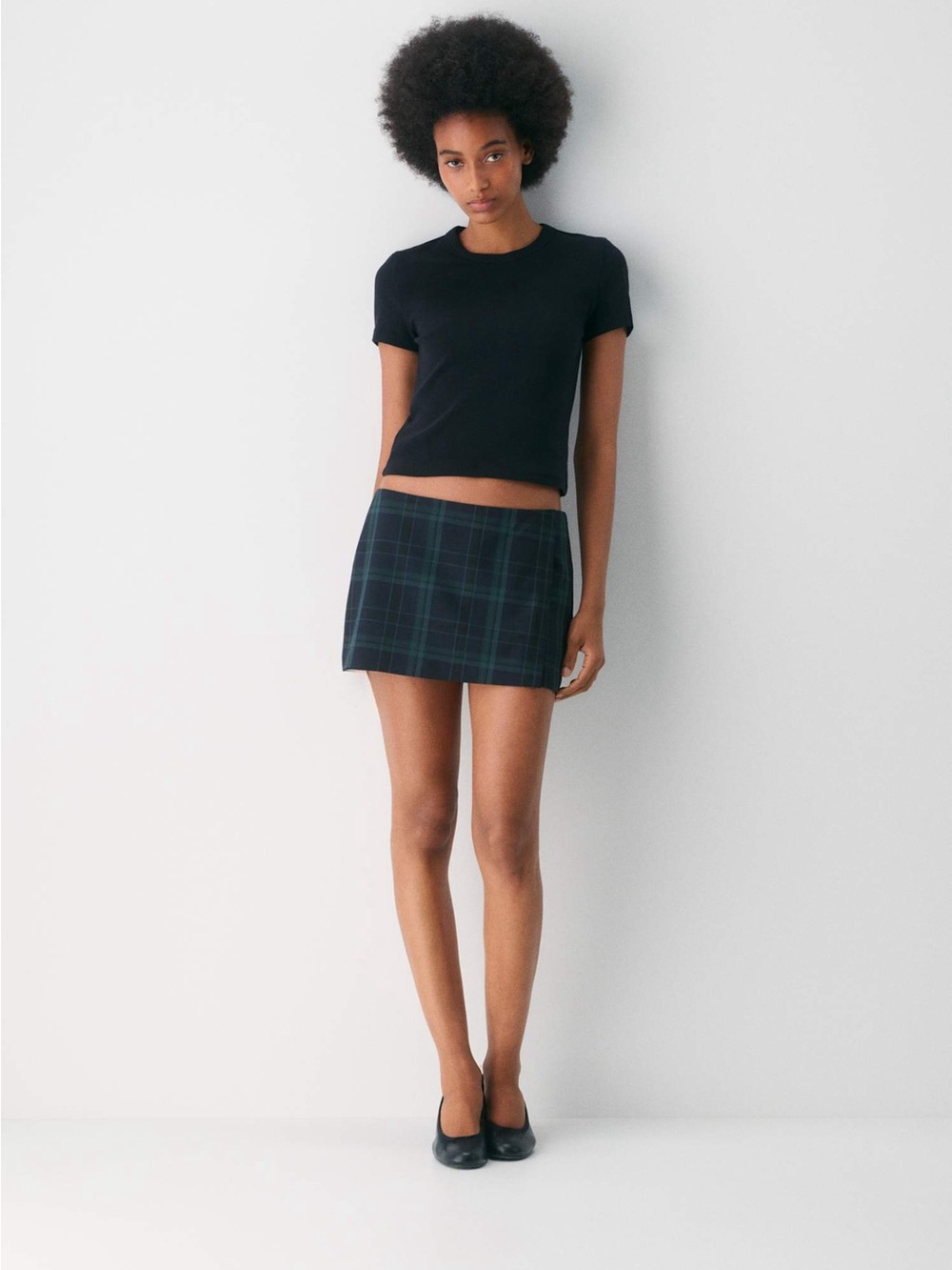 Aritzia Sunday Best BestHug Little Ribbed T-shirt in Black - XL